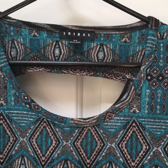 Tribal turquoise/black/gray, cutout back. Very soft.Lightweight. Poly/spandex. - Picture 2 of 6